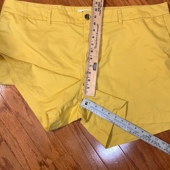 Old Navy size 22 mid rise mustard color shorts - Picture 4 of 8